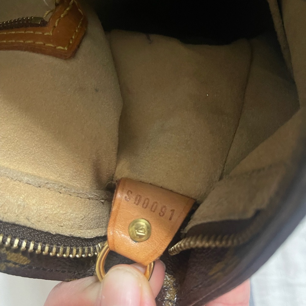 Louis Vuitton Dark Brown Monogram Shoulder Bag - Picture 4 of 5